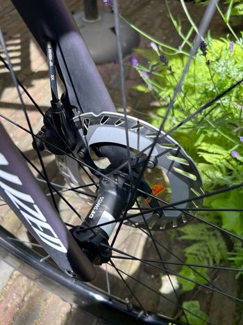 Used Specialized Tarmac SL8 Expert - Shimano Ultegra Di2 2026 2026 Road & Gravel, Black — image 3 of 11