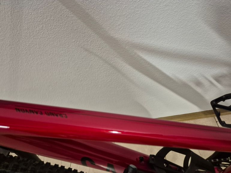 Used Canyon Grand Canyon 7 2024 2024 Mountainbike, Red, 27.5, 29 — image 7 of 18