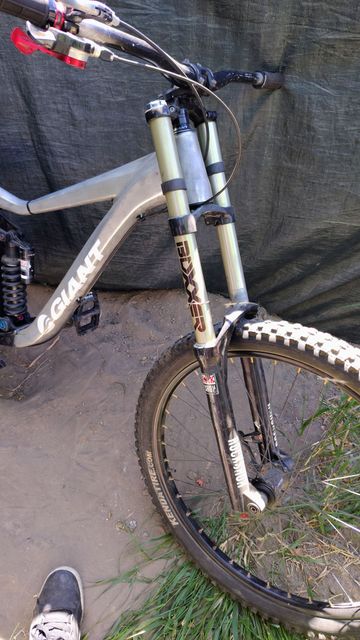 Used Giant Glory 0 2013 2013 Mountainbike, Light Gray — image 4 of 5