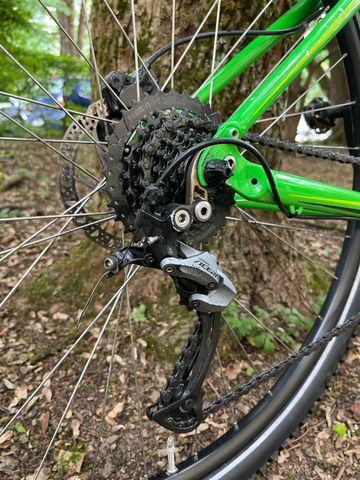 Specialized Rockhopper Shimano Acera 2016 Mountainbike usato, Verde — immagine 3 di 8