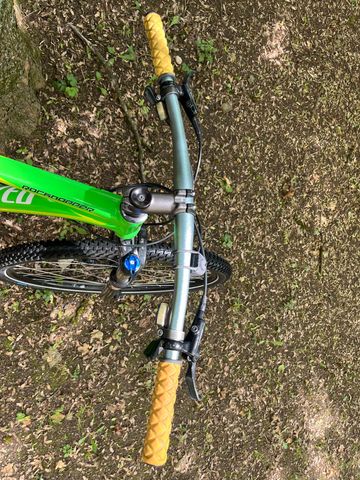 Specialized Rockhopper Shimano Acera 2016 Mountainbike usato, Verde — immagine 8 di 8