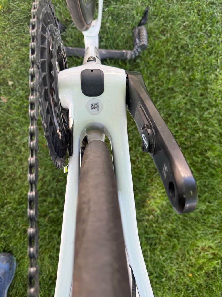 Used Canyon Aeroad CF SLX 7 Di2 2025 2025 Road & Gravel, White — image 6 of 14