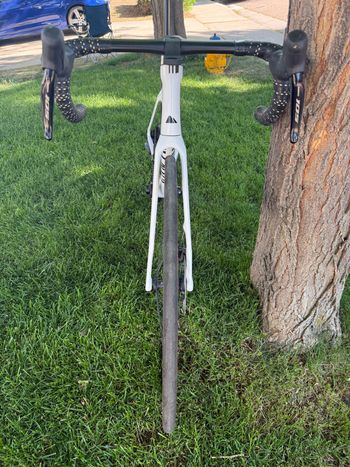 Used Canyon Aeroad CF SLX 7 Di2 2025 2025 Road & Gravel, White — image 9 of 14