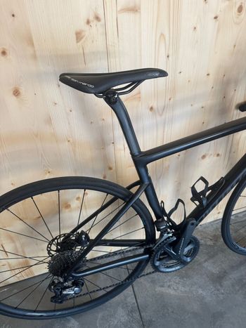 Used Specialized Tarmac SL7 Pro - Ultegra Di2 2023 2023 Road & Gravel, Red — image 2 of 4
