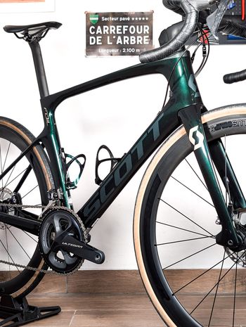 Używany Scott Foil 10 Ultegra 2020 2020 Road & Gravel — zdjęcie 5 z 22