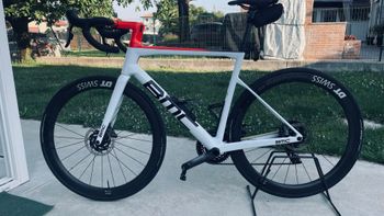 Używany BMC Teammachine SLR 01 TEAM P2P 2022 2022 Road & Gravel — zdjęcie 2 z 5