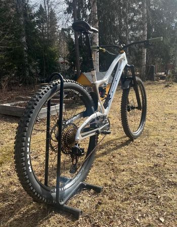 Used Pole Machine 2022 Mountainbike, Light Gray — image 2 of 7