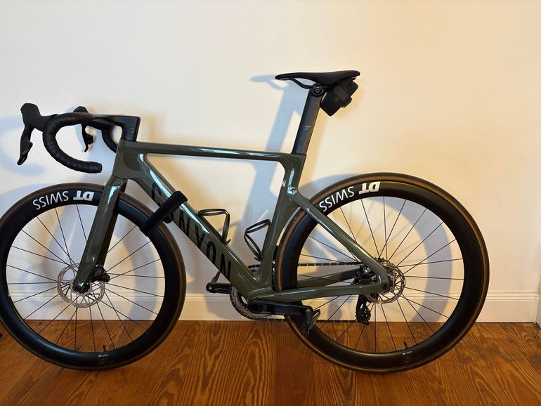 Used Canyon Aeroad CF SLX 7 AXS 2025 2025 Road & Gravel, Green — image 1 of 3