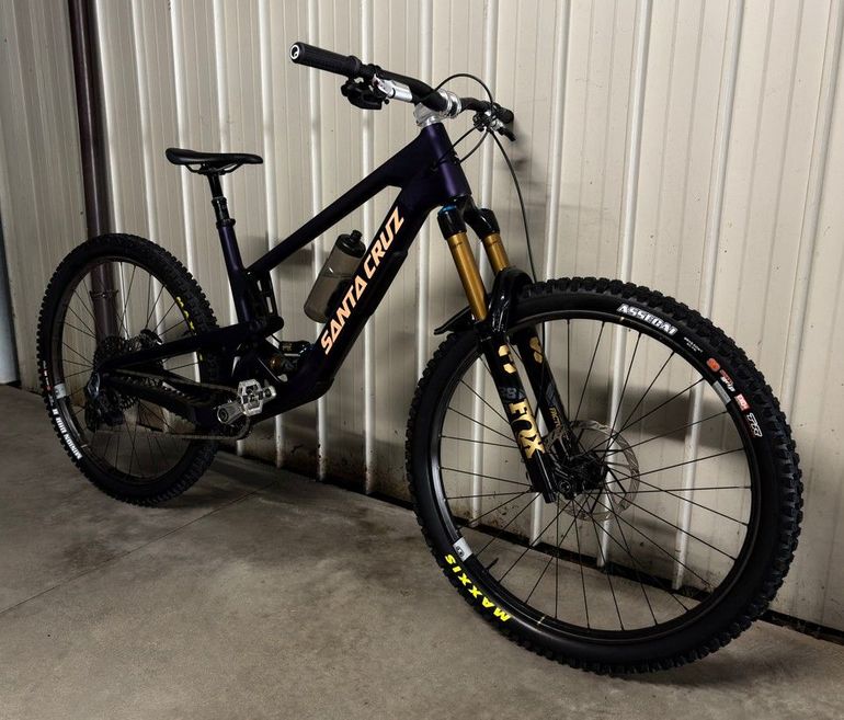 Used Santa Cruz HIGHTOWER Frame - Carbon CC / Carbon CC 2025 2025 Mountainbike, Purple, 29 — image 2 of 3