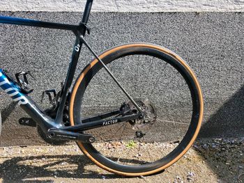 Used Factor O2 Shimano Ultegra Di2 8170 2023 2023 Road & Gravel, Blue — image 6 of 8