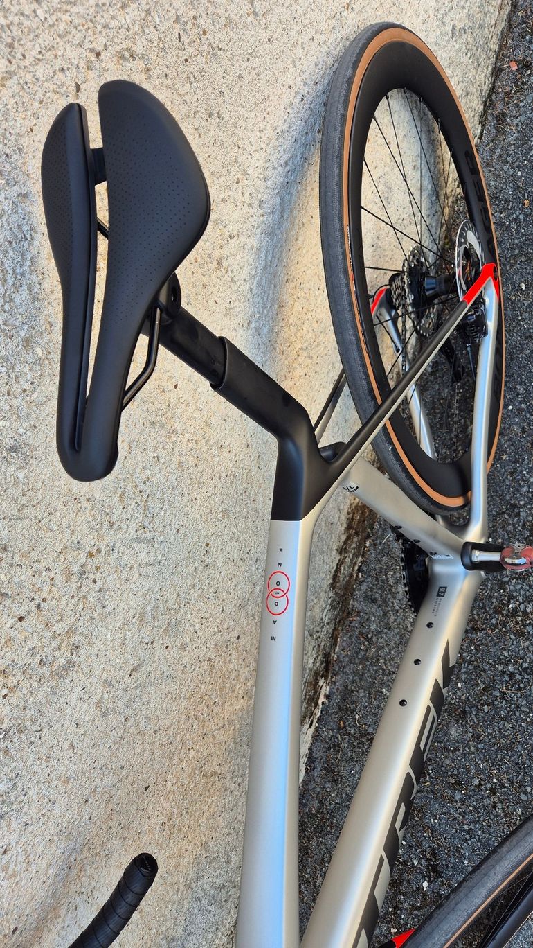 Käytetty Trek Madone SL 7 Shimano Ultegra Di2, 12V, Gén. 8 ML / 173-179 Cm 2026 ! 2026 Road & Gravel — kuva 5 / 6