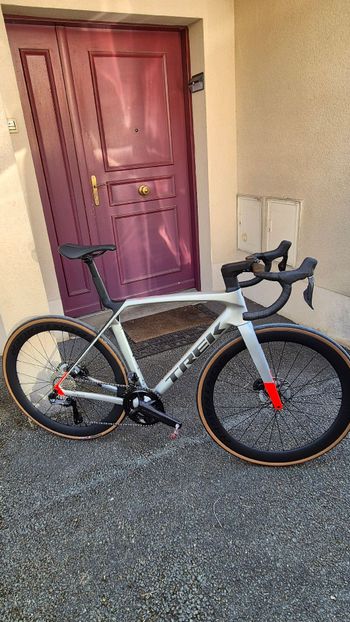 Käytetty Trek Madone SL 7 Shimano Ultegra Di2, 12V, Gén. 8 ML / 173-179 Cm 2026 ! 2026 Road & Gravel — kuva 2 / 6