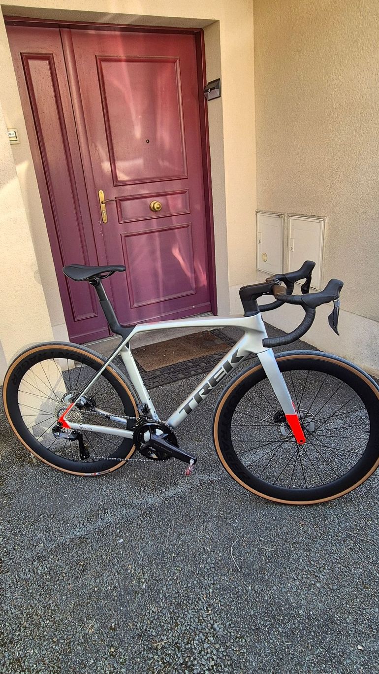 Käytetty Trek Madone SL 7 Shimano Ultegra Di2, 12V, Gén. 8 ML / 173-179 Cm 2026 ! 2026 Road & Gravel — kuva 2 / 6