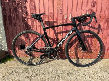 Käytetty Specialized Tarmac SL7 Sport - Shimano 105 2025 2025 Road & Gravel