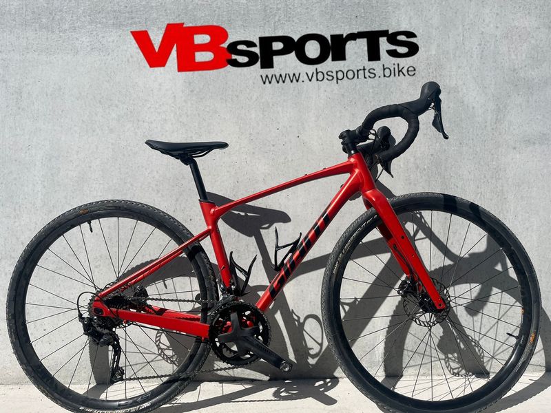 Used Giant Revolt 1 2022 2022 Road & Gravel, Red — image 1 of 5