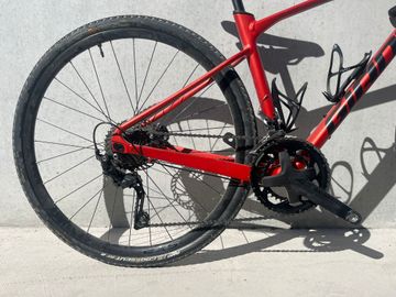 Used Giant Revolt 1 2022 2022 Road & Gravel, Red — image 2 of 5
