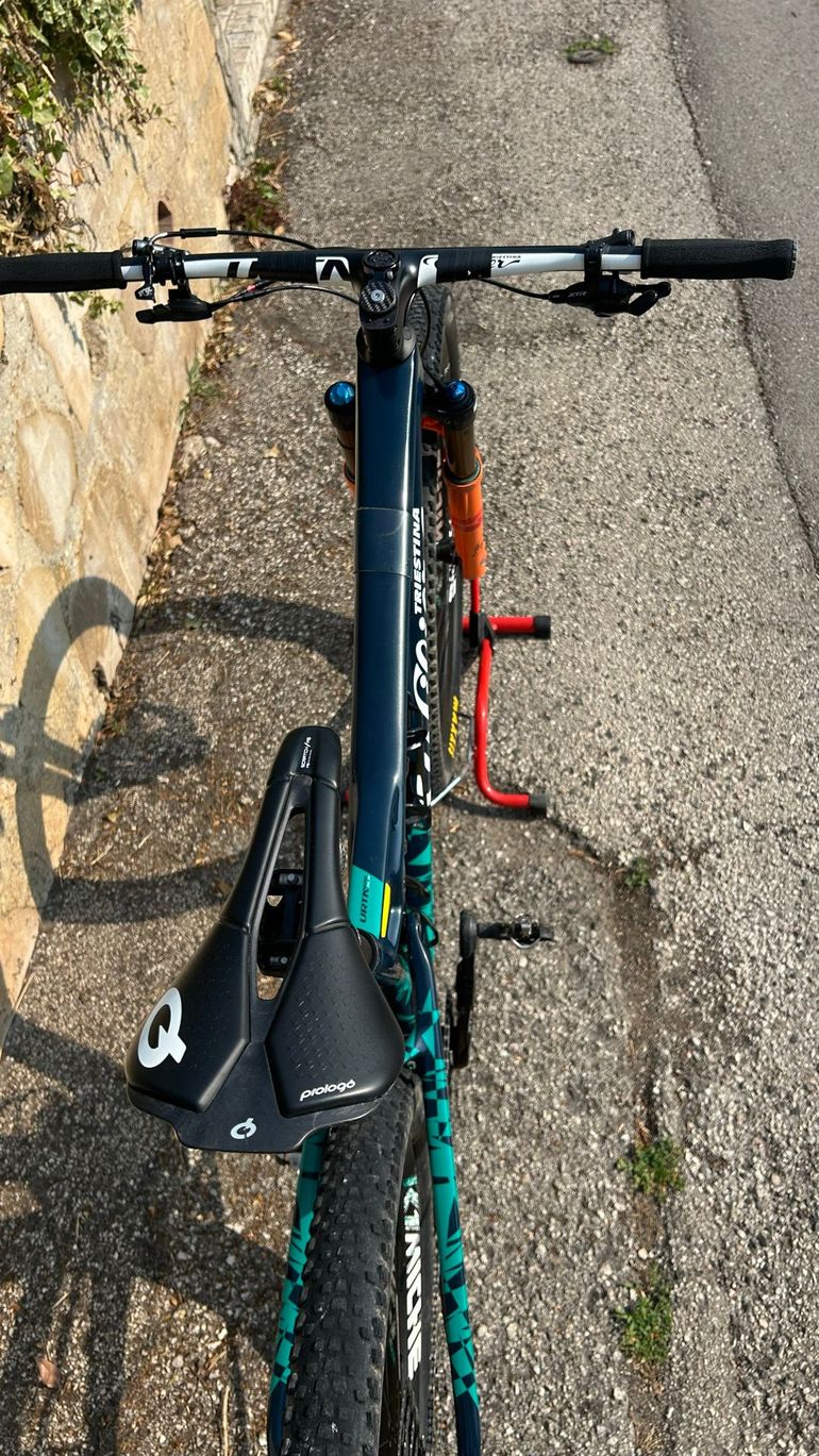 Used Wilier URTA MAX SLR 2024 2024 Mountainbike, Blue — image 5 of 6