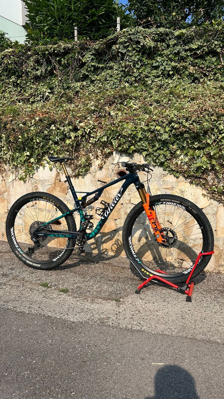 Used Wilier URTA MAX SLR 2024 2024 Mountainbike, Blue — image 3 of 6