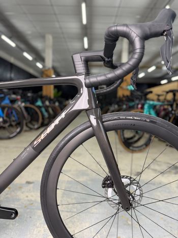 Käytetty Scott Addict RC20 Di2 Carbon 2025 Road & Gravel — kuva 6 / 16