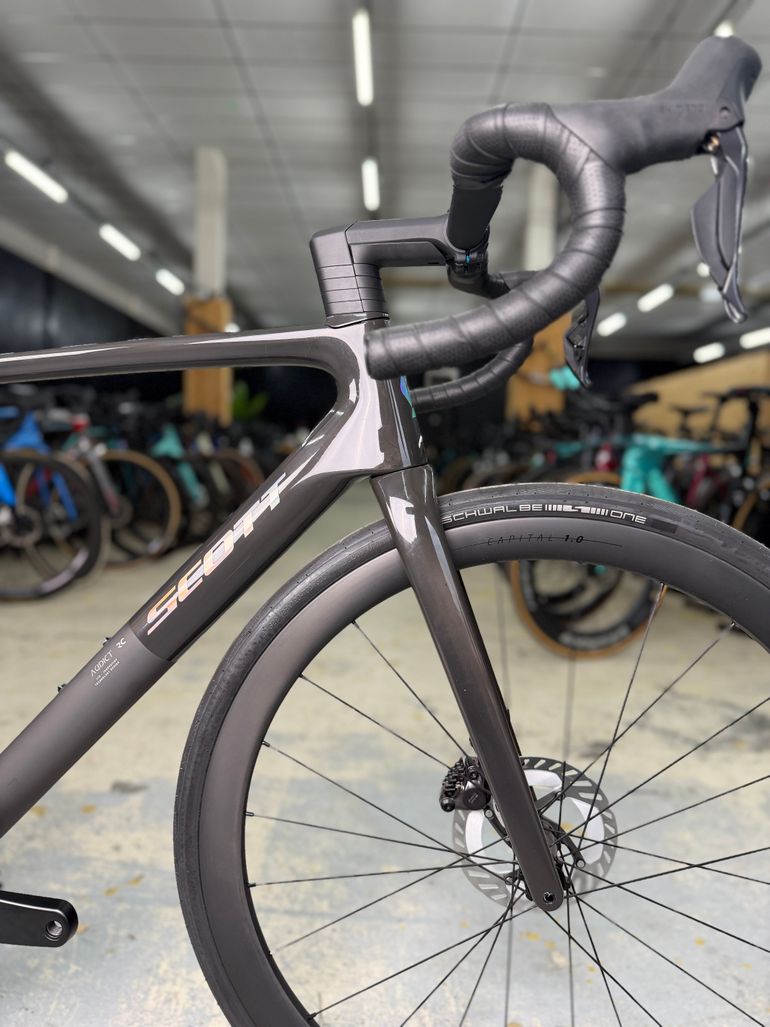 Käytetty Scott Addict RC20 Di2 Carbon 2025 Road & Gravel — kuva 6 / 16