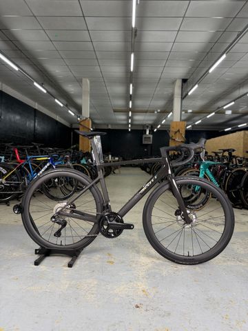 Used Scott Addict RC20 Di2 Carbon 2025 Road & Gravel