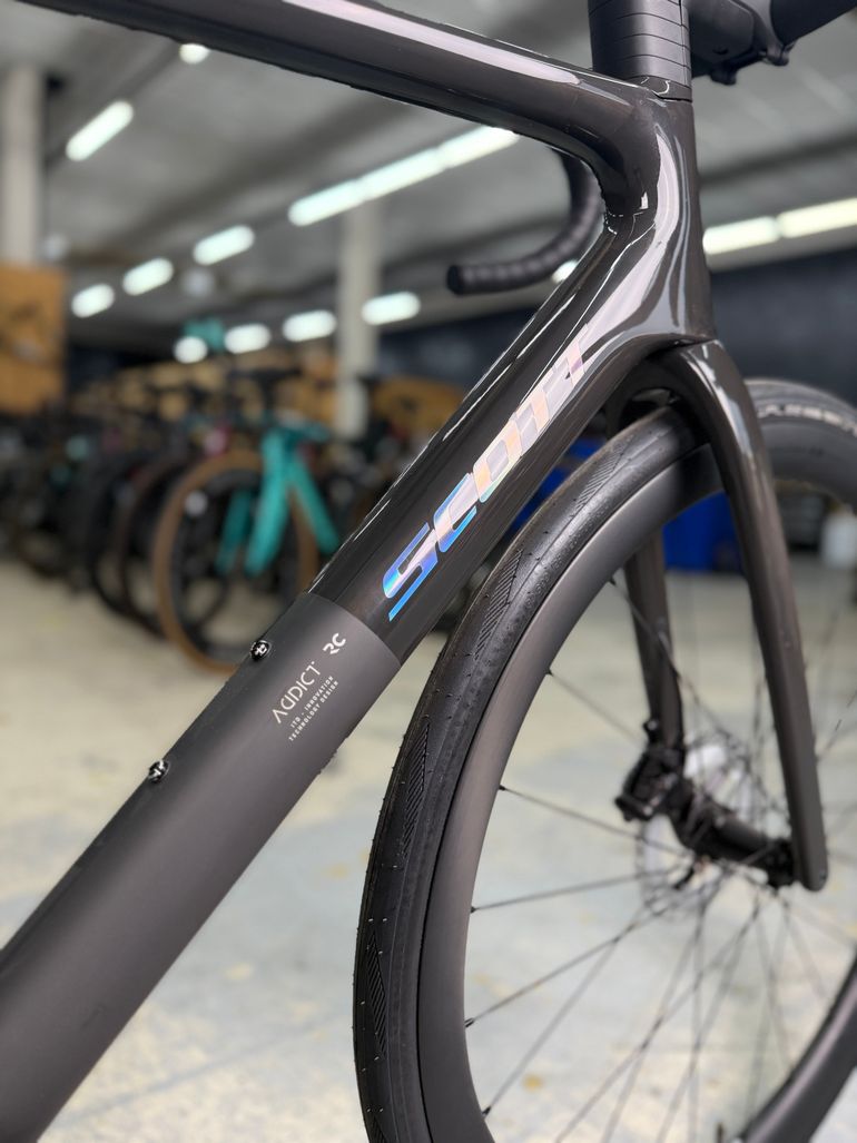 Käytetty Scott Addict RC20 Di2 Carbon 2025 Road & Gravel — kuva 9 / 16