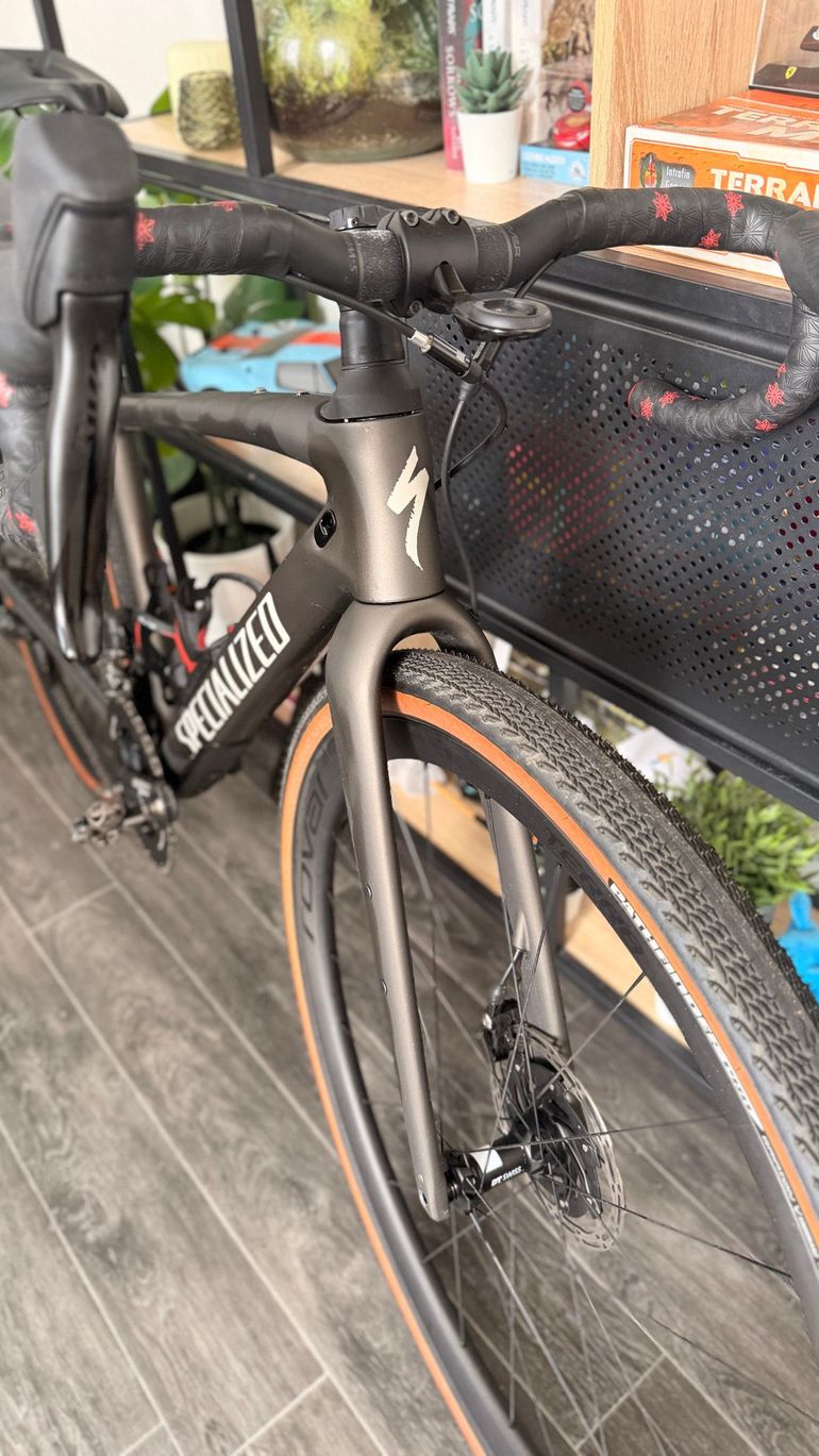 Used Specialized Diverge Comp Carbon 2022 2022 Road & Gravel, Black — image 4 of 6