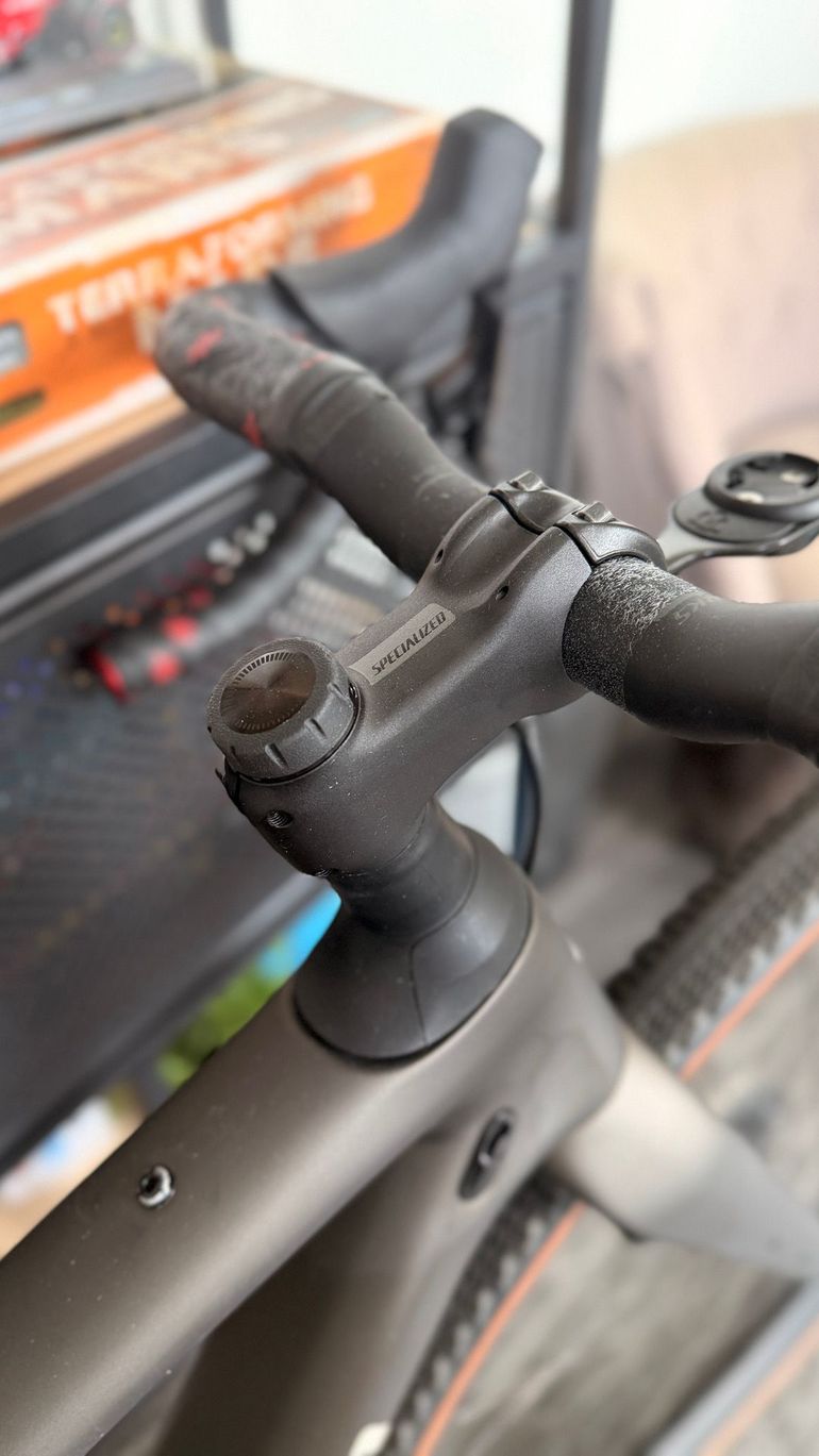 Used Specialized Diverge Comp Carbon 2022 2022 Road & Gravel, Black — image 6 of 6