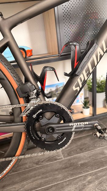 Used Specialized Diverge Comp Carbon 2022 2022 Road & Gravel, Black — image 3 of 6