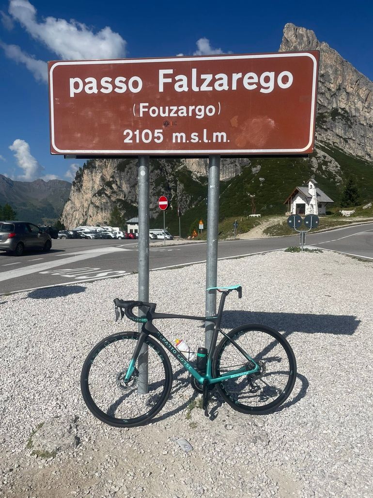 Used Bianchi Specialissima RC Durace Di2 2025 2025 Road & Gravel, Black — image 2 of 3