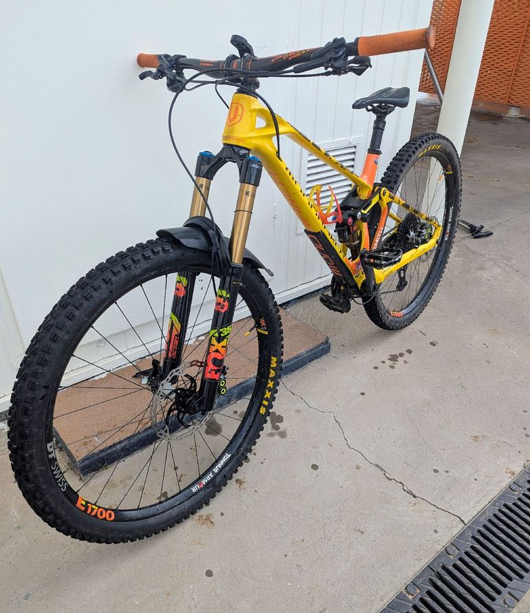 Used Mondraker Foxy Carbon RR 29 2019 2019 Mountainbike, Orange, 29 — image 1 of 15