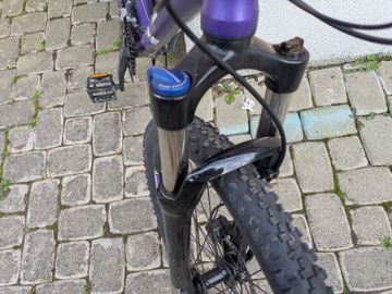 Used Scott Custom Shimano Acera 2019 Mountainbike, Purple — image 2 of 9
