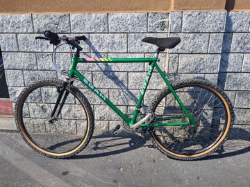 Used No brand Custom Shimano Deore XT 1995 Mountainbike, Green — image 2 of 11
