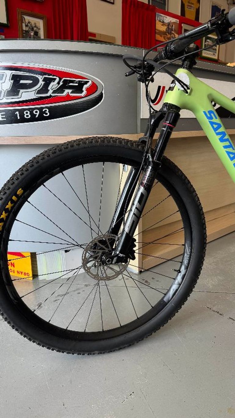 Použité Santa Cruz HIGHBALL S / Carbon C / 29 2022 2022 Mountainbike — obrázek 2 z 3