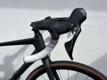 Used CUBE AXIAL WS GTC PRO 2023 2023 Road & Gravel, Black — image 8 of 17