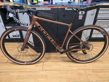 Used Focus ATLAS 8.9 2022 2022 Road & Gravel, Black — image 2 of 5