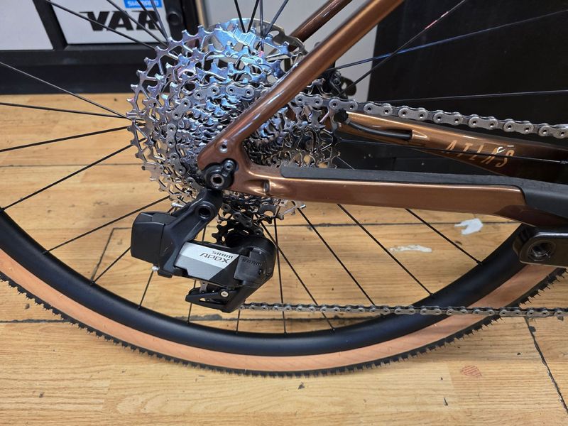 Używany Focus ATLAS 8.9 2022 2022 Road & Gravel — zdjęcie 3 z 5
