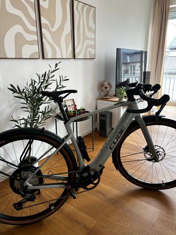 Used CUBE NUROAD HYBRID C:62, RACE 400X FE 2026 2026 Road & Gravel, Green — image 3 of 4