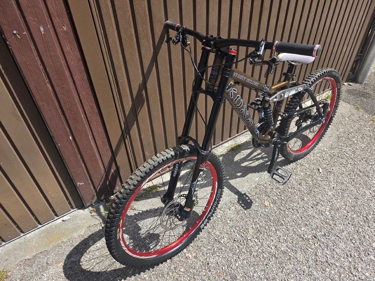 Kona Stinky Shimano Deore XT 2007 Mountainbike d'occasion — image 12 sur 13
