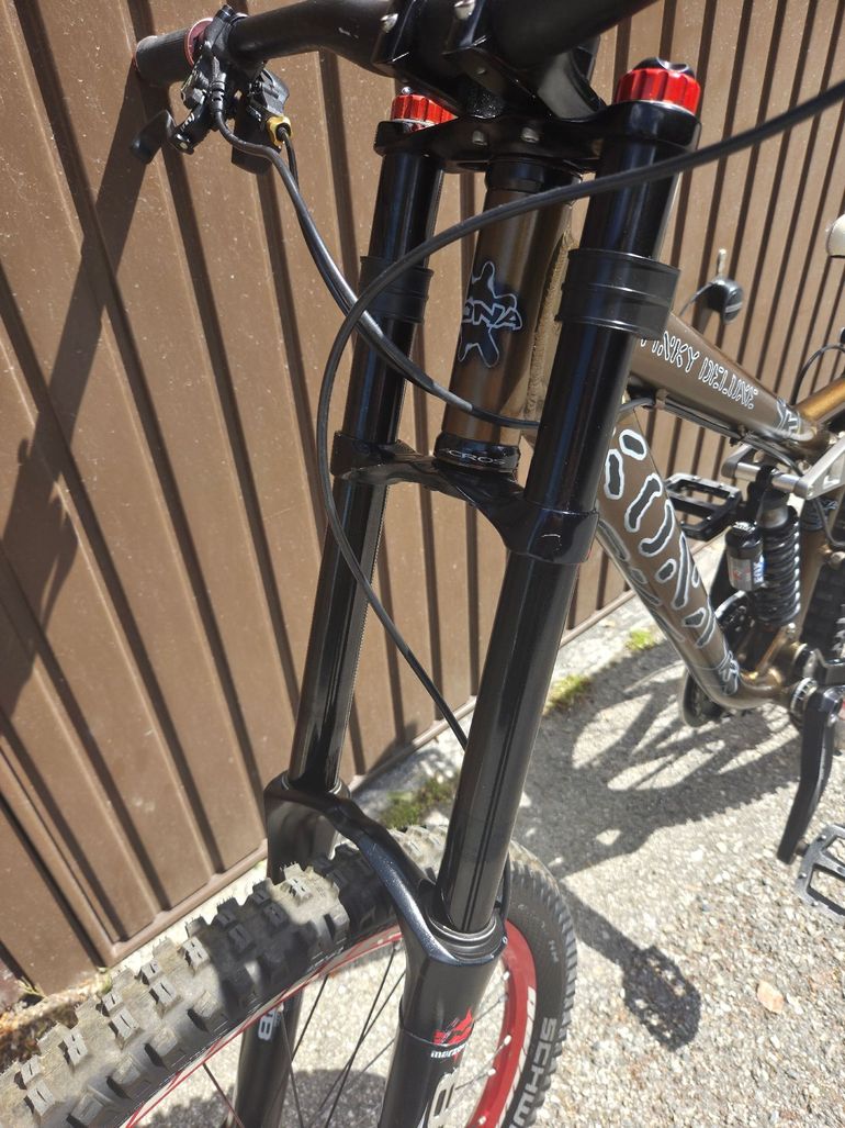 Kona Stinky Shimano Deore XT 2007 Mountainbike d'occasion — image 10 sur 13