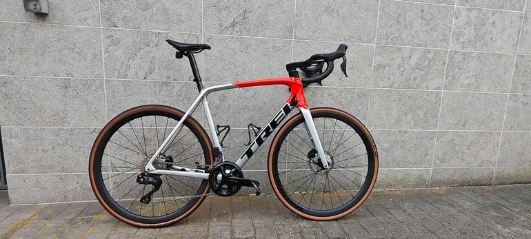 Brugt Trek Émonda SL 6 Pro Di2 2023 2023 Road & Gravel — billede 1 af 7