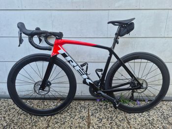 Used Trek Émonda SL 6 Disc Pro 2021 2021 Road & Gravel, Black — image 2 of 7