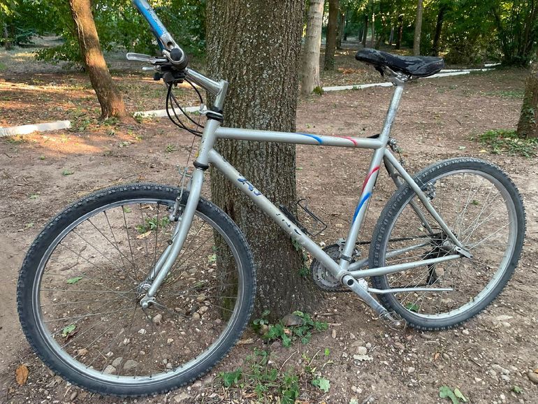 Used Custom Custom Shimano 105 1998 Mountainbike, Light Gray — image 1 of 4