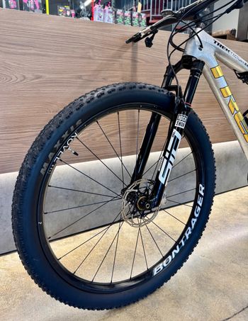 Used Trek Supercaliber SLR 9.9 XX AXS Gen 2 2024 2024 Mountainbike, Light Gray, 29 — image 9 of 14