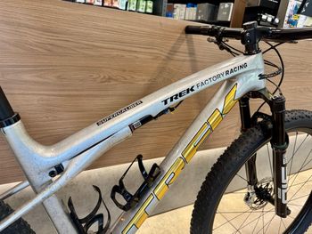 Used Trek Supercaliber SLR 9.9 XX AXS Gen 2 2024 2024 Mountainbike, Light Gray, 29 — image 7 of 14