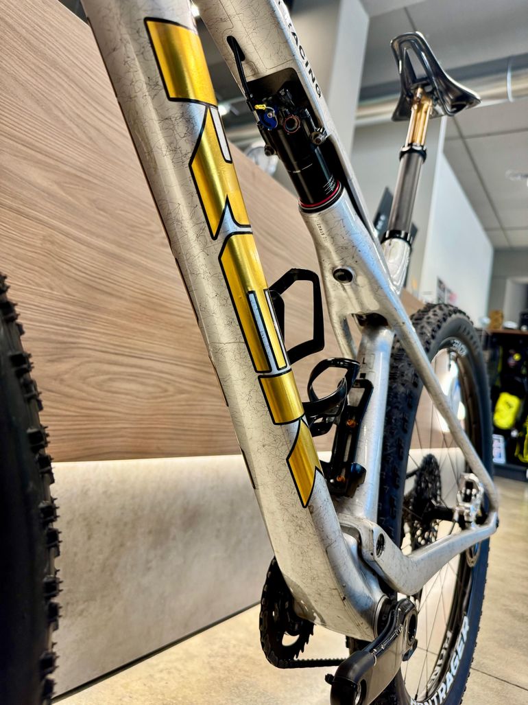 Used Trek Supercaliber SLR 9.9 XX AXS Gen 2 2024 2024 Mountainbike, Light Gray, 29 — image 12 of 14