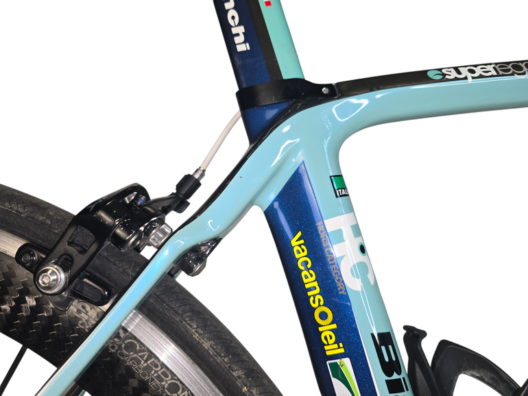 Used Bianchi Oltre XR3 Dura Ace Mix 2018 2018 Road & Gravel, Green — image 28 of 36