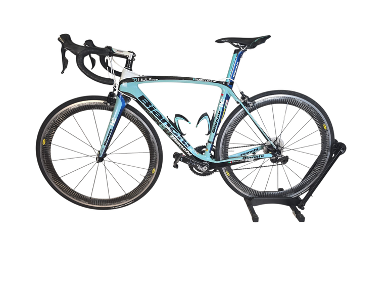 Used Bianchi Oltre XR3 Dura Ace Mix 2018 2018 Road & Gravel, Green — image 2 of 36