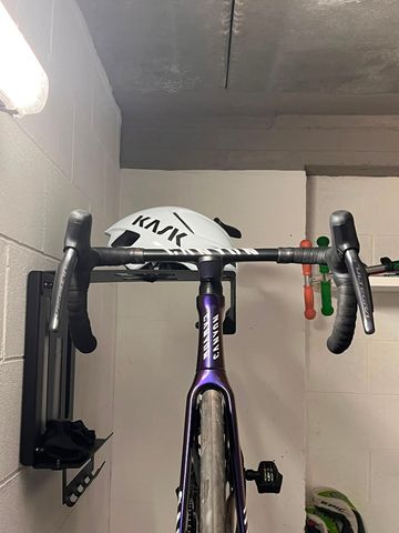 Canyon Aeroad CFR Di2 2024 Frameset 2024 Road & Gravel usato, Viola — immagine 2 di 3