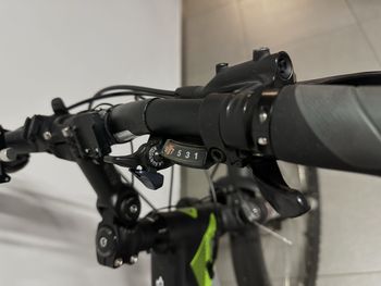 Used Unibike Crossfire 2022 Mountainbike, Black — image 10 of 11